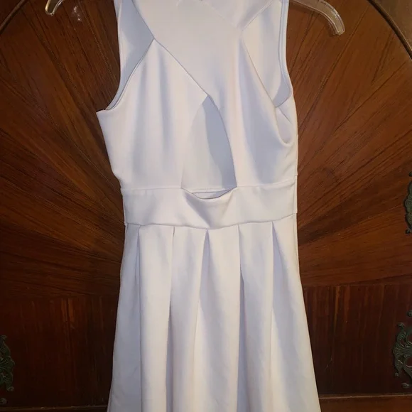 White Boohoo Dress - Picture 2 of 3